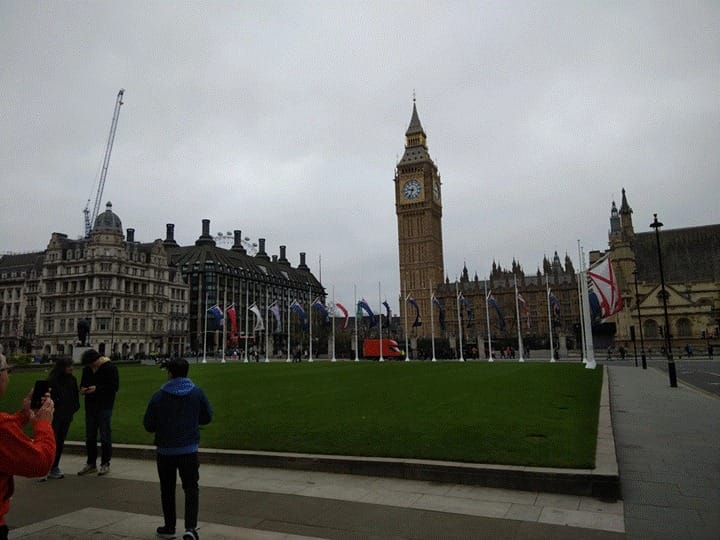 Title: Big Ben and Parliament Square London - Description: Big Ben and Parliament Square London