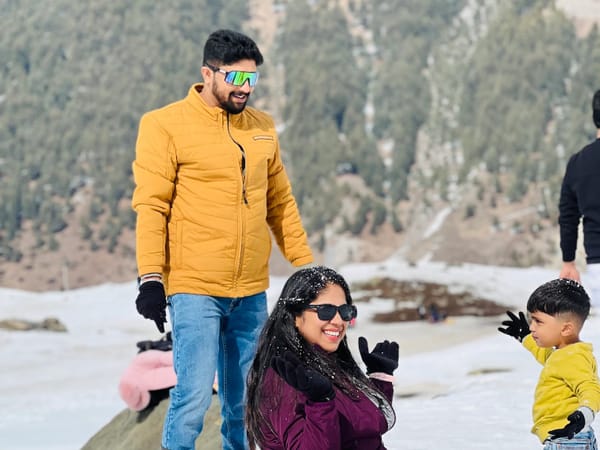 Three Travellers, Six Days, and a Kashmir Winter Done Right: Megha's Trip with Thrillophilia