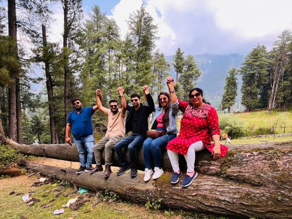 Sanjay's Family Kashmir Review: Exploring Srinagar, Gulmarg & Pahalgam with Thrillophilia